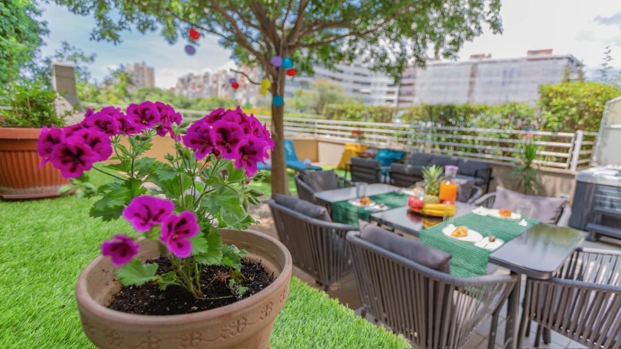 New Delux Green Garden Apartment With Hotube **** 스플리트 외부 사진