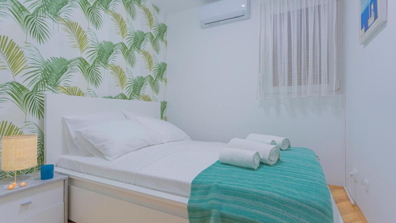 New Delux Green Garden Apartment With Hotube **** 스플리트 외부 사진