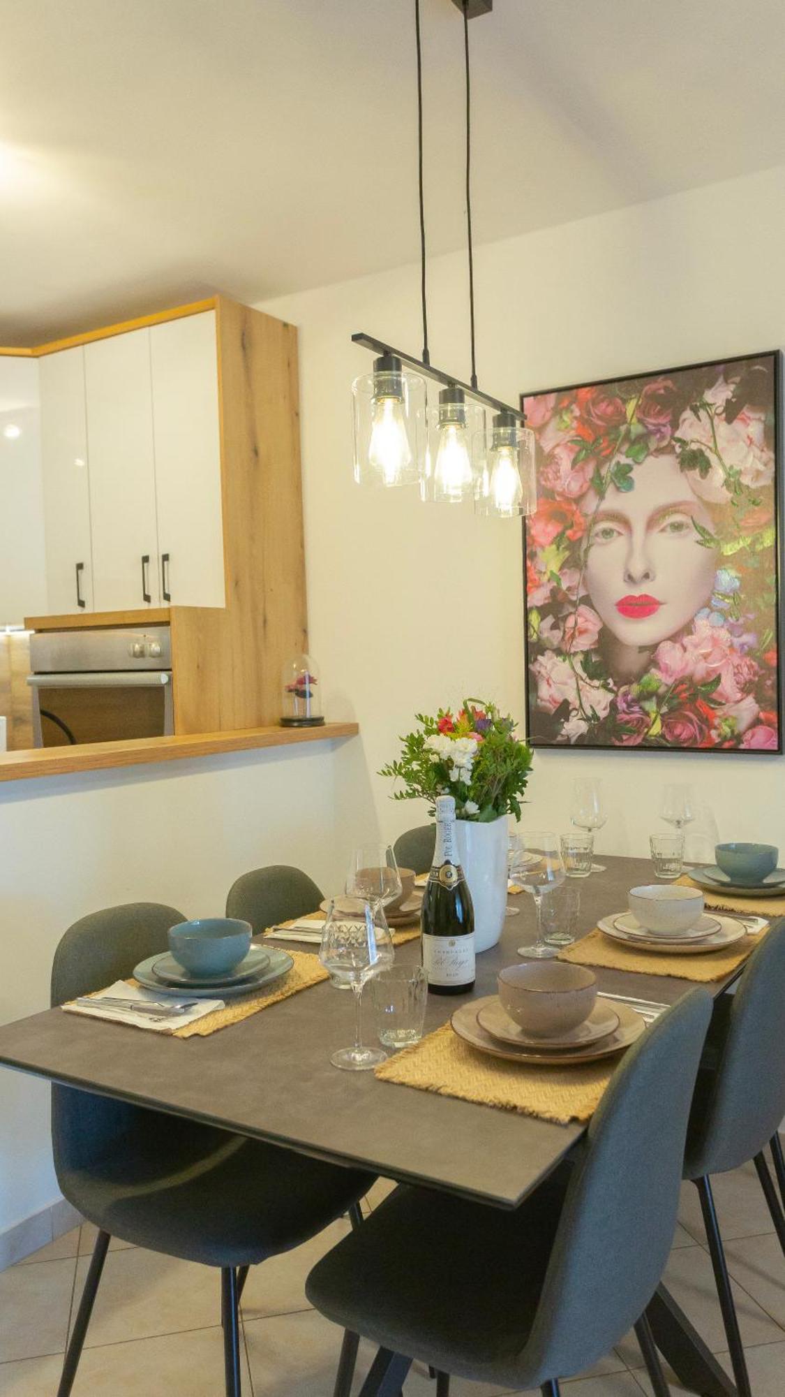 New Delux Green Garden Apartment With Hotube **** 스플리트 외부 사진
