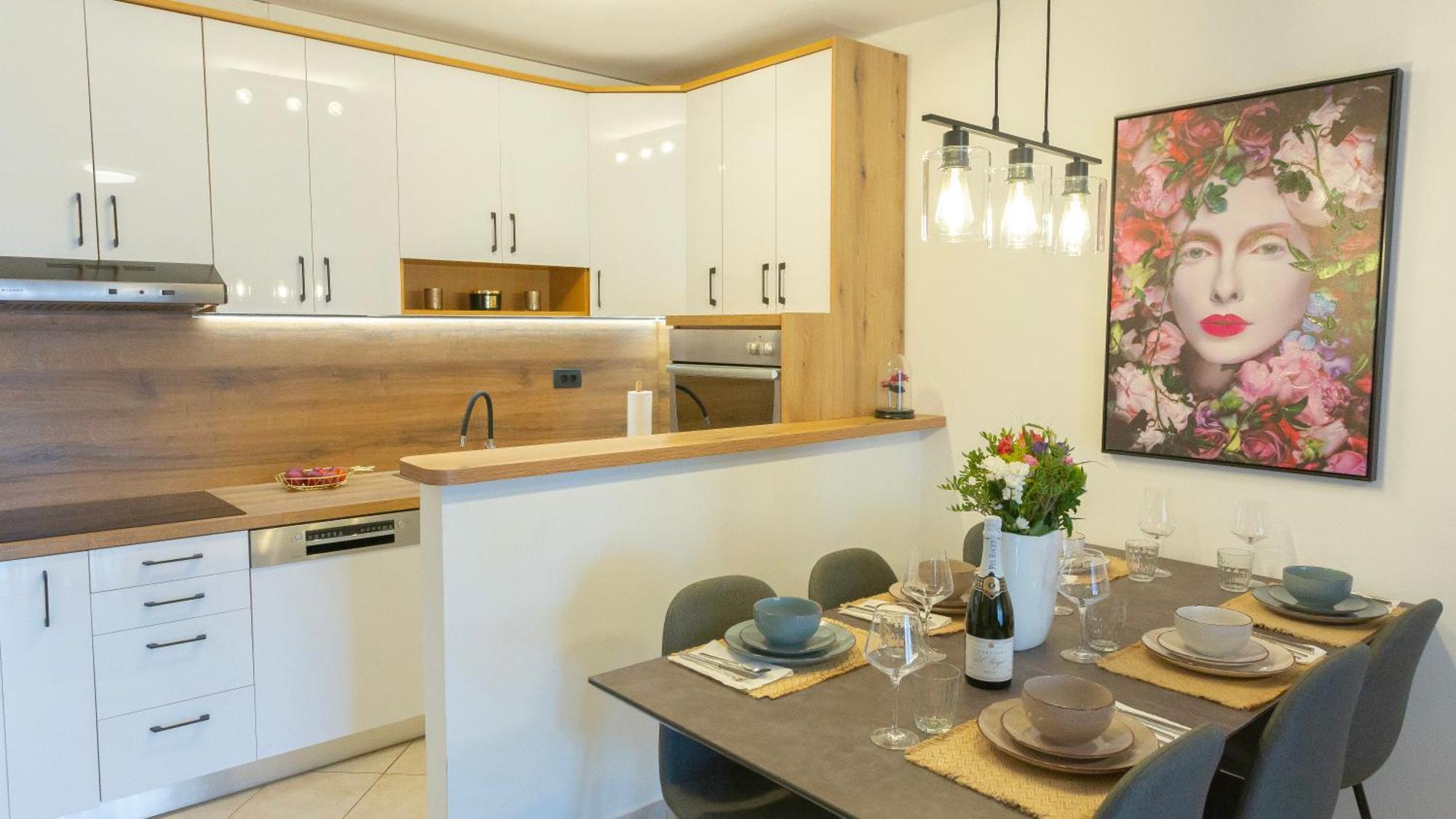 New Delux Green Garden Apartment With Hotube **** 스플리트 외부 사진